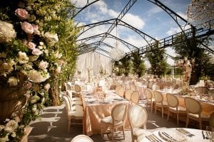 How to choose wedding flowers