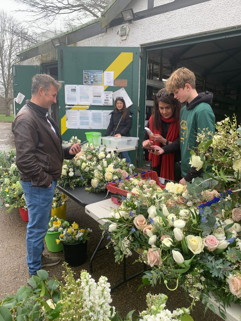 charities selling pre loved flowers 